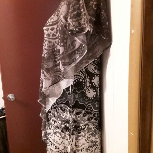 Unity Size S EX cond pit to pit 16 length 28 - Picture 4 of 5